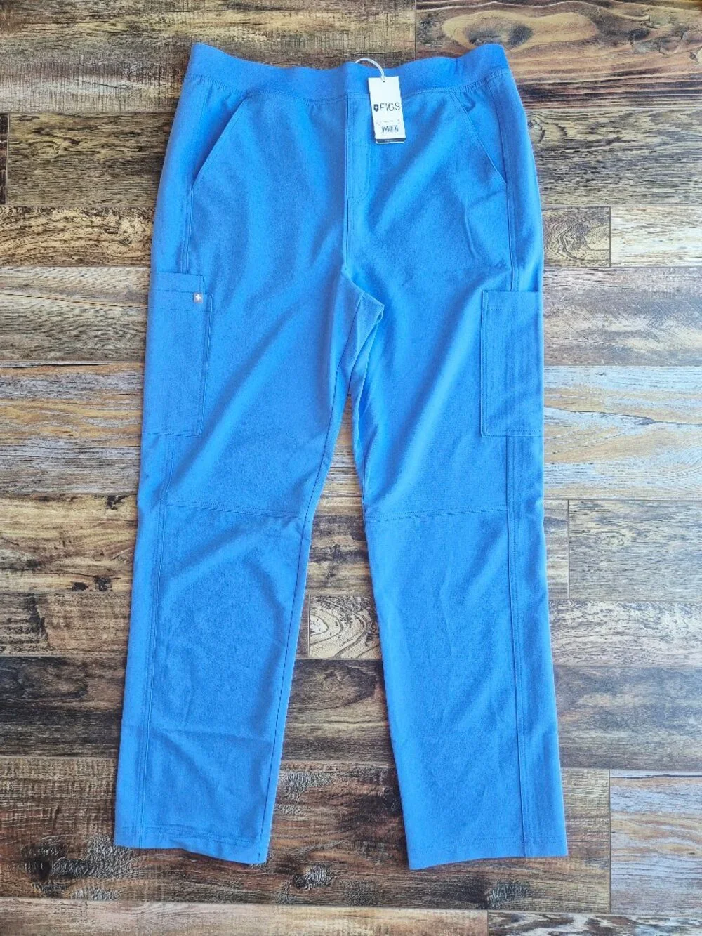 NEW FIGS Axim Straight-Leg Cargo Scrub Pants Pull-On 7-Pocket Ceil Blue